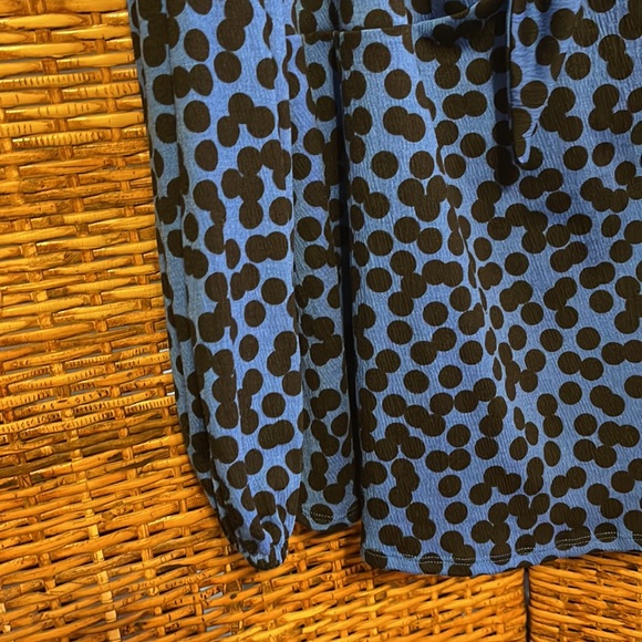 😍5/$10 Ava & Viv Blue Dot Long Sleeve Sweetheart Neck Tie Front Blouse 3X - Picture 4 of 9